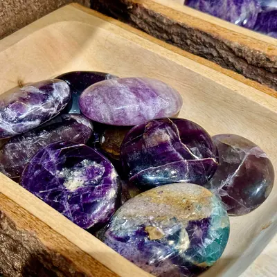 palm-stones-crystals-savannah-georgia-rock-shop
